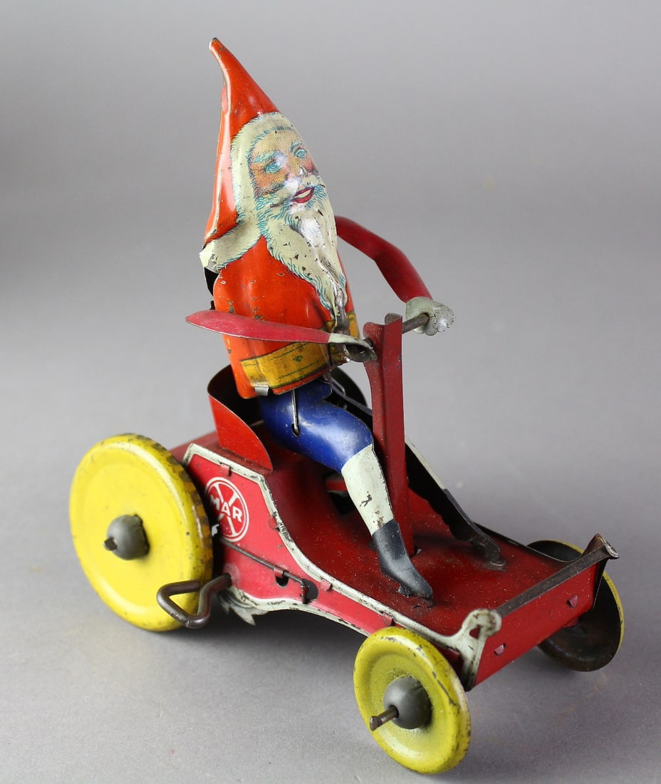 Strauss Santee Claus on Marx Car (1 of 3)