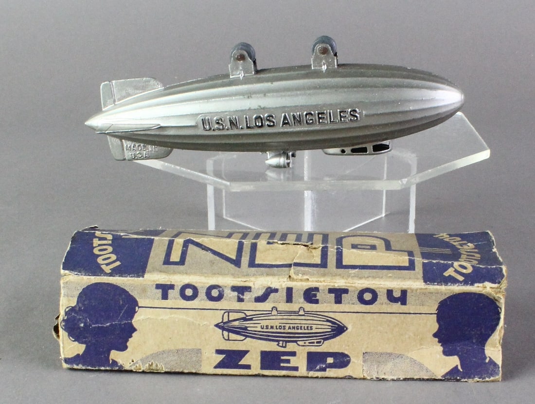 TootsieToy Los Angeles Zeppelin Mint in Box (1 of 3)