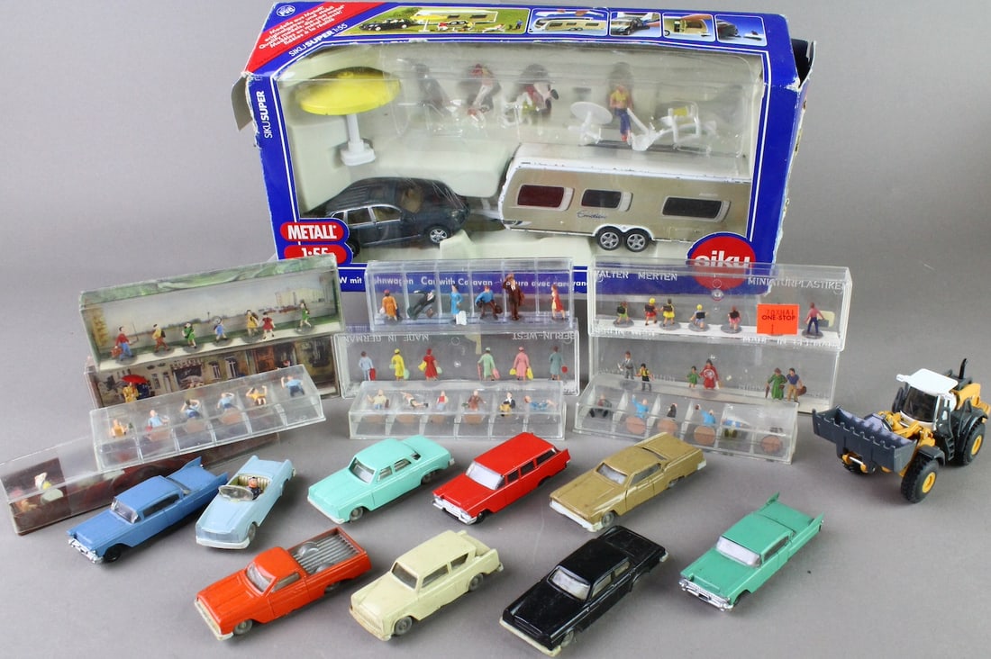 German HO Figures, Ingap Cars, Siku Camper Set (1 of 4)