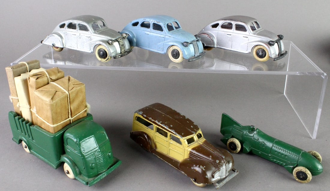 Tootsietoy Cars Fastback Airflows & Trucks: Tootsietoy Cars Fastback Airflows, Racer, & Auburn Truck.