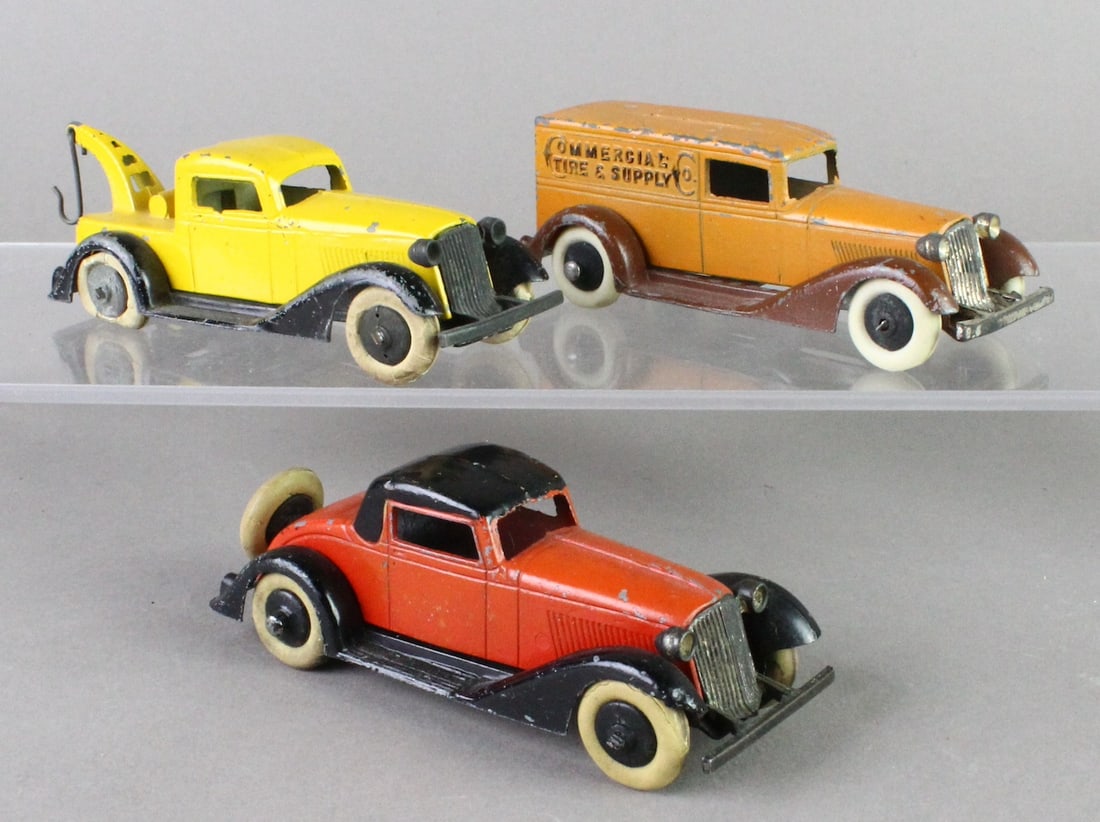 1930 Tootsietoy Grahams: 1930 Tootsietoy Grahams including Wrecker and advertising truck.