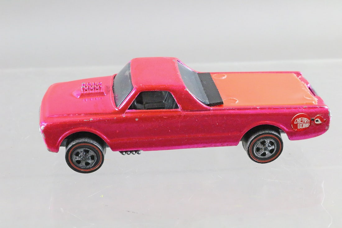 Hot Wheel Redline Custom Fleetside Hot Pink (1 of 4)
