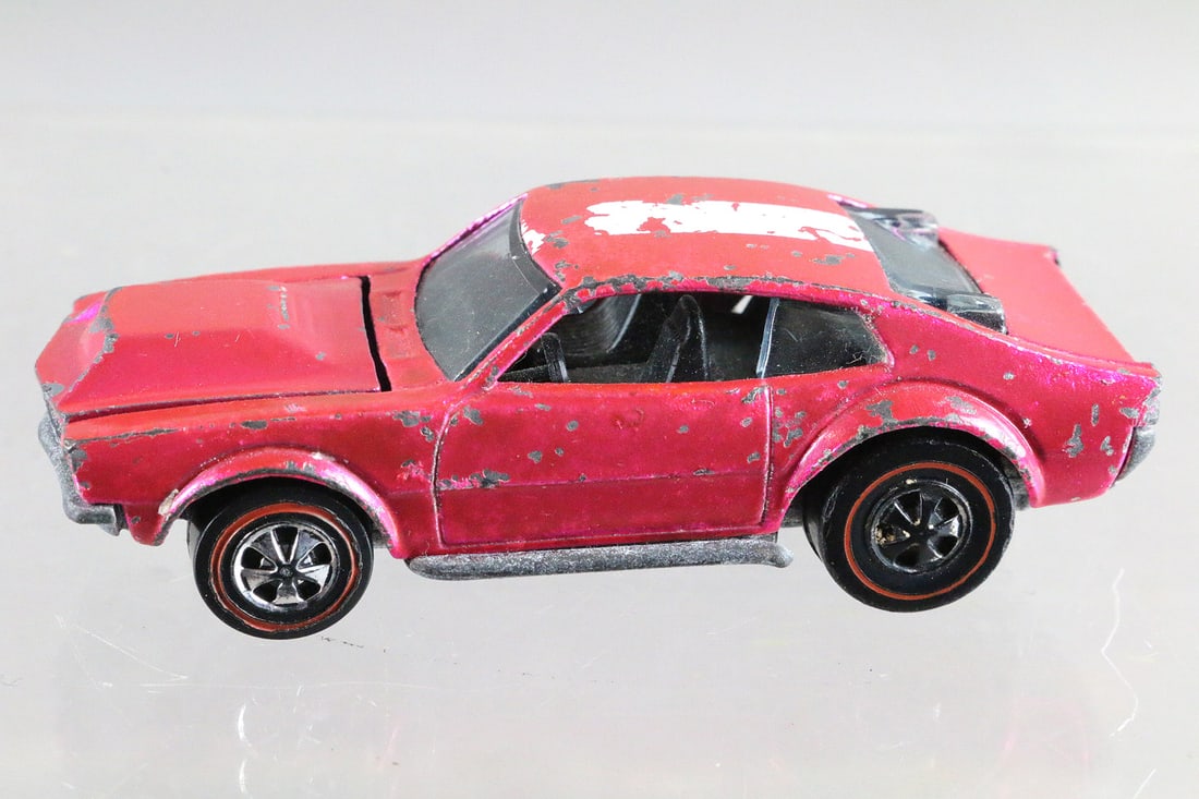 Hot Wheels Redline MIghty Maverick Hot Pink (1 of 4)