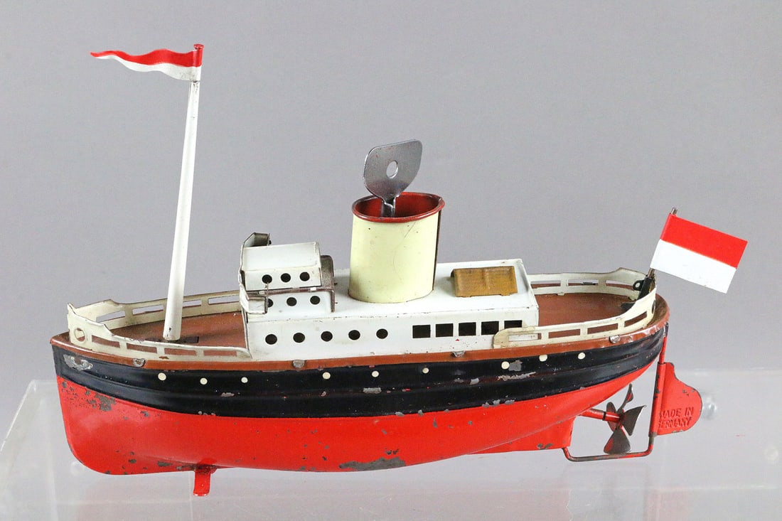 German Clockwork Ocean Liner Ship Wind up Works (1 of 3)
