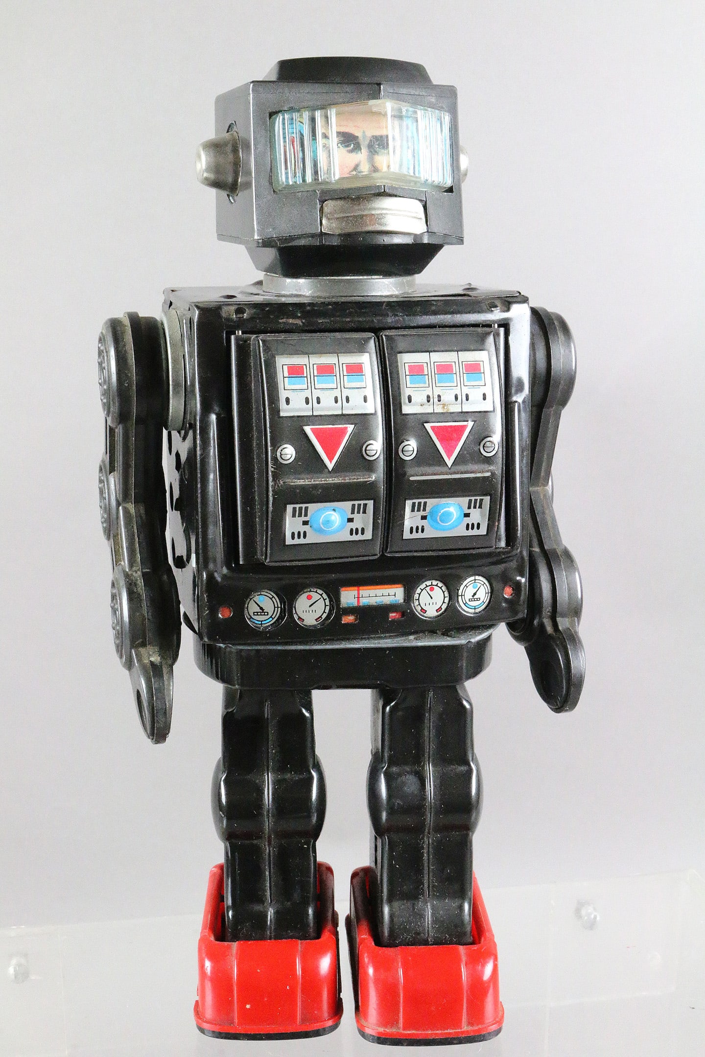 Astronaut Robot Japan Battery Op 12 Inches (1 of 4)