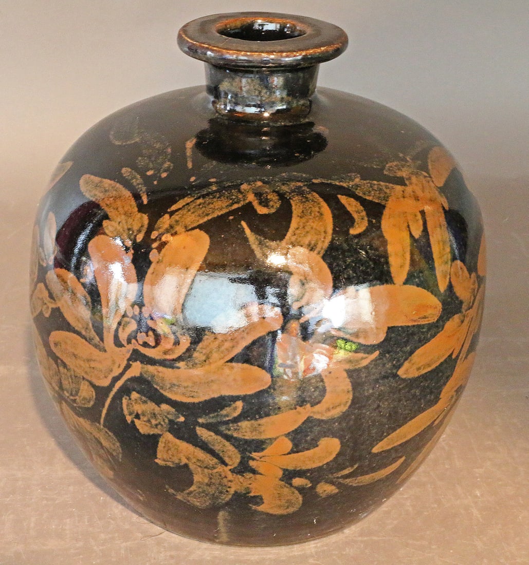 Song Dynasty Ci Zhou Culture Pot 1100 AD (1 of 4)