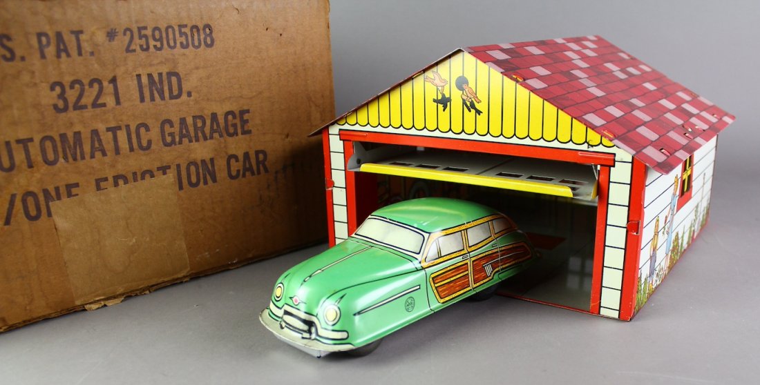 Marx Automatic Garage & Car In the Box (1 of 5)