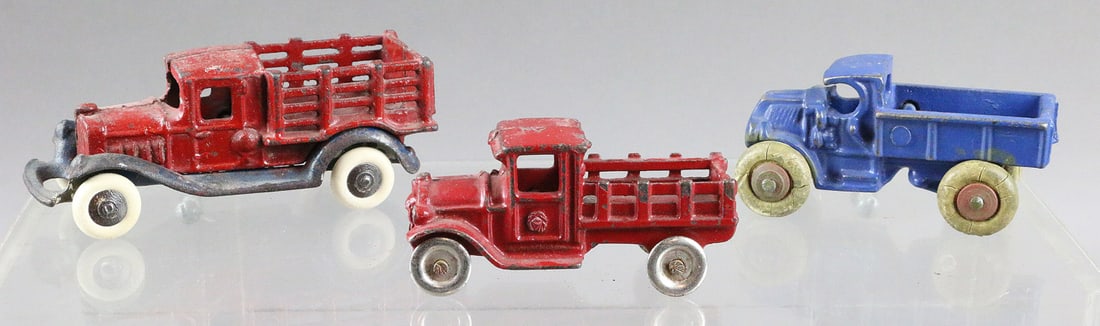 Hubley AC Williams Cast Iron Stake Truck Lot: Hubley AC Williams Cast Iron Stake Truck Lot 4,5 inches
