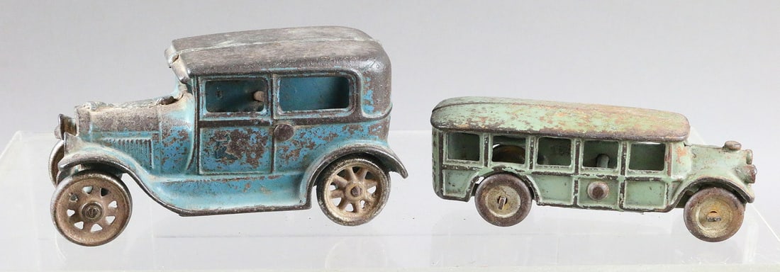 Arcade Sedan & Hubley Bus Lot: Cast Iron Arcade Sedan & Hubley Bus Lot 5 inches