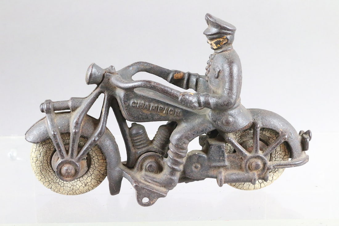 Champion Cast Iron Cycle Large: Champion Cast Iron Cycle Large 8 inches