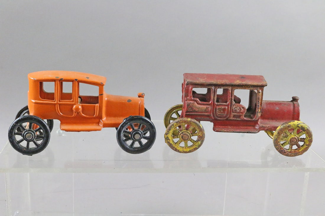 Cast Iron Early Autos Sedan Lot: Cast Iron Sedan Lot 7 inches