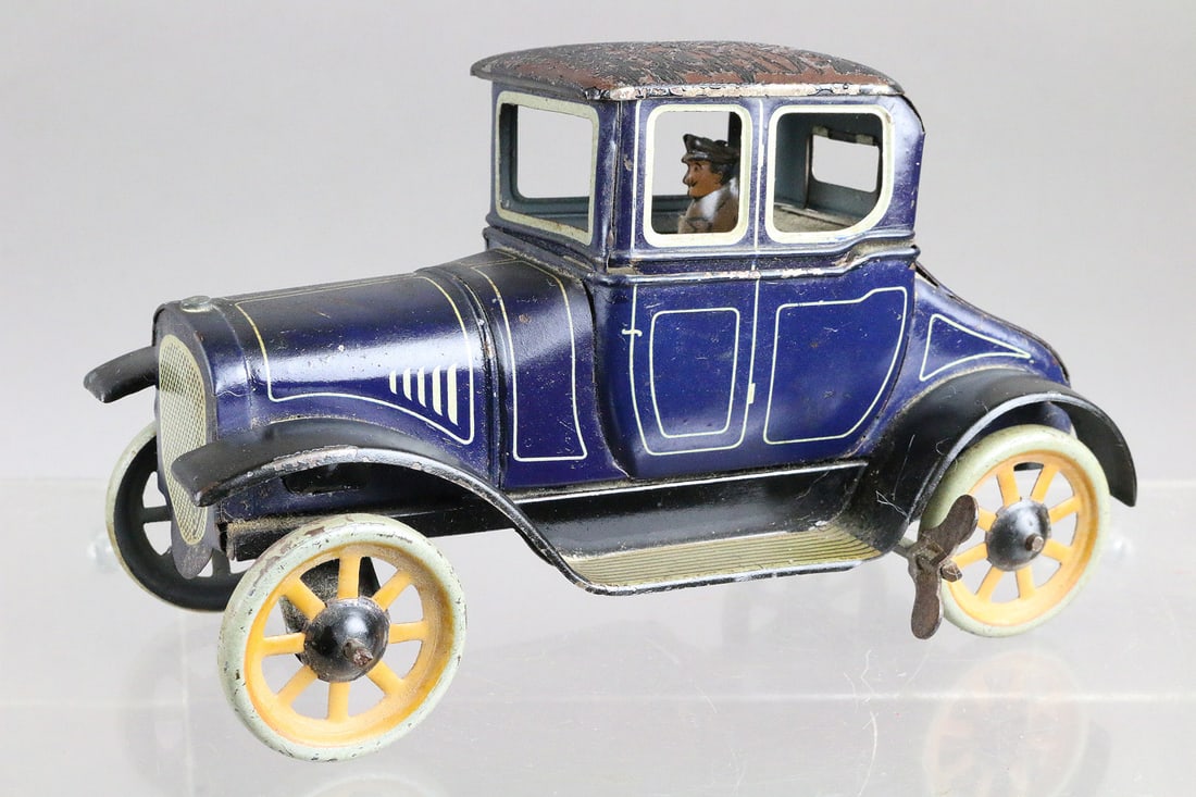Bing German Tin Touring Car Wind Up: Bing German Tin Touring Car Wind Up 7 inches, works
