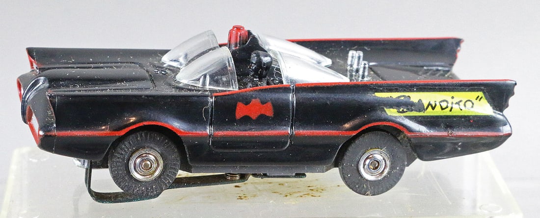 Aurora T Jet Slot Car Batmobile: Aurora T Jet Slot Car Batmobile