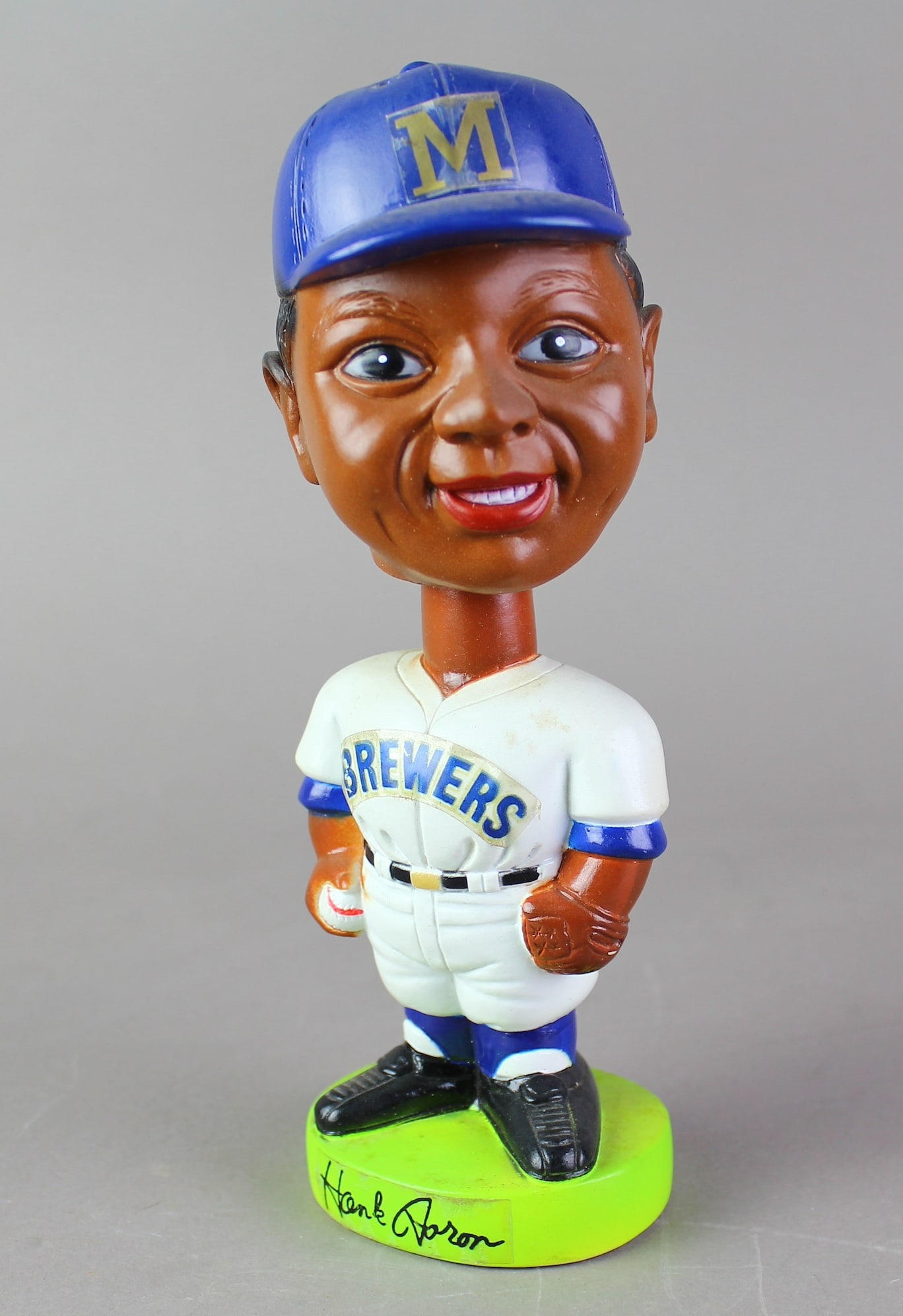 1974 Hank Aaron Milwaukee Brewers Nodder.: 1974 Hank Aaron Milwaukee Brewers Sports Specialties bobblehead / nodder.