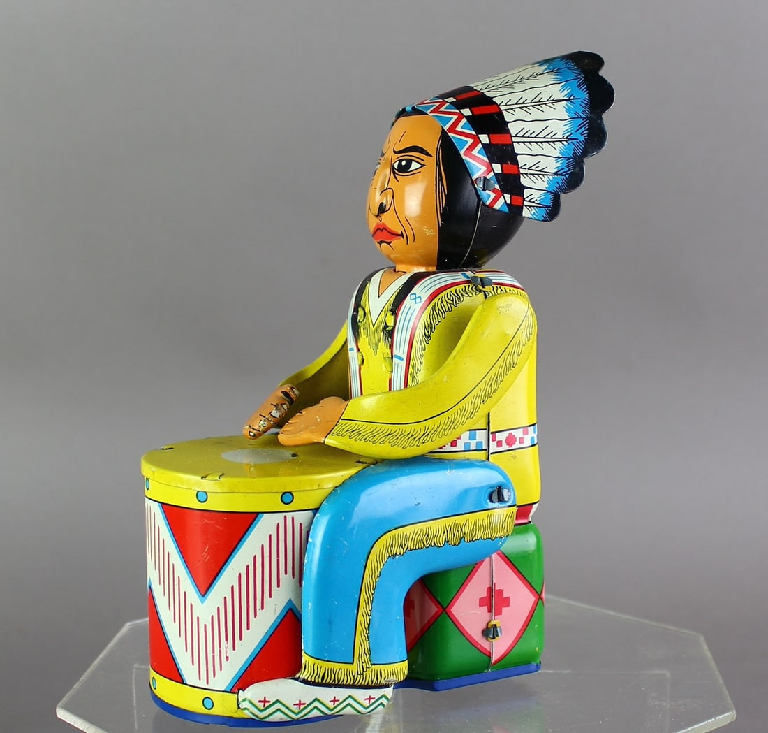 1950s Linemar Indian Chief Drummer: 1950s Linemar Marx Japan Tin Indian Chief Drummer excellent working wind up. 7 inches tall. Hard to find tin toy.