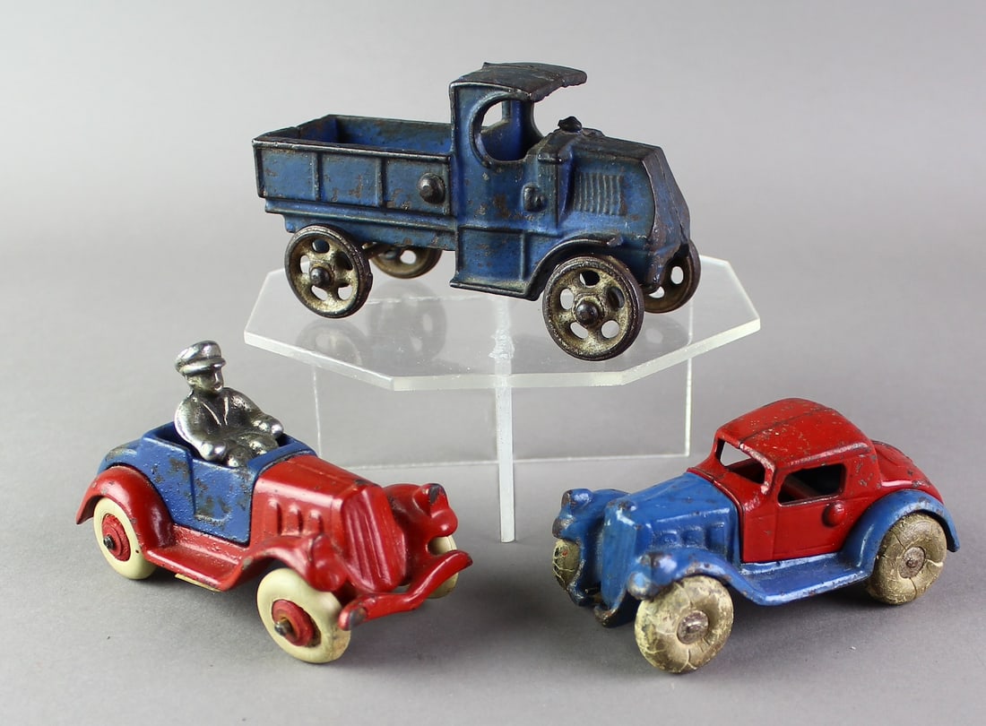 Hubley & Kilgore Cars and Truck: Hubley & Kilgore cast iron Cars & Truck. Original paint cast iron Kilgore coupe with Hubley Mack C-Cab truck & open roadster with driver. Longest 5 inches.