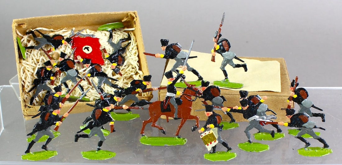 Kieler German Tin Soldier Flats Mint in Box: German Tin Soldier Flats in Box, appear to be Kieler, label has fallen off. 19-20 beautifully hand painted soldiers. From a collection of German Tin soldier flats from the 1860s to 1920s. Most were ne