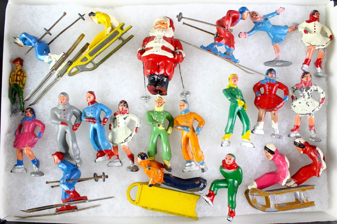 Barclay Ice Skaters, Santa & Sledder Figures Excellent (1 of 3)