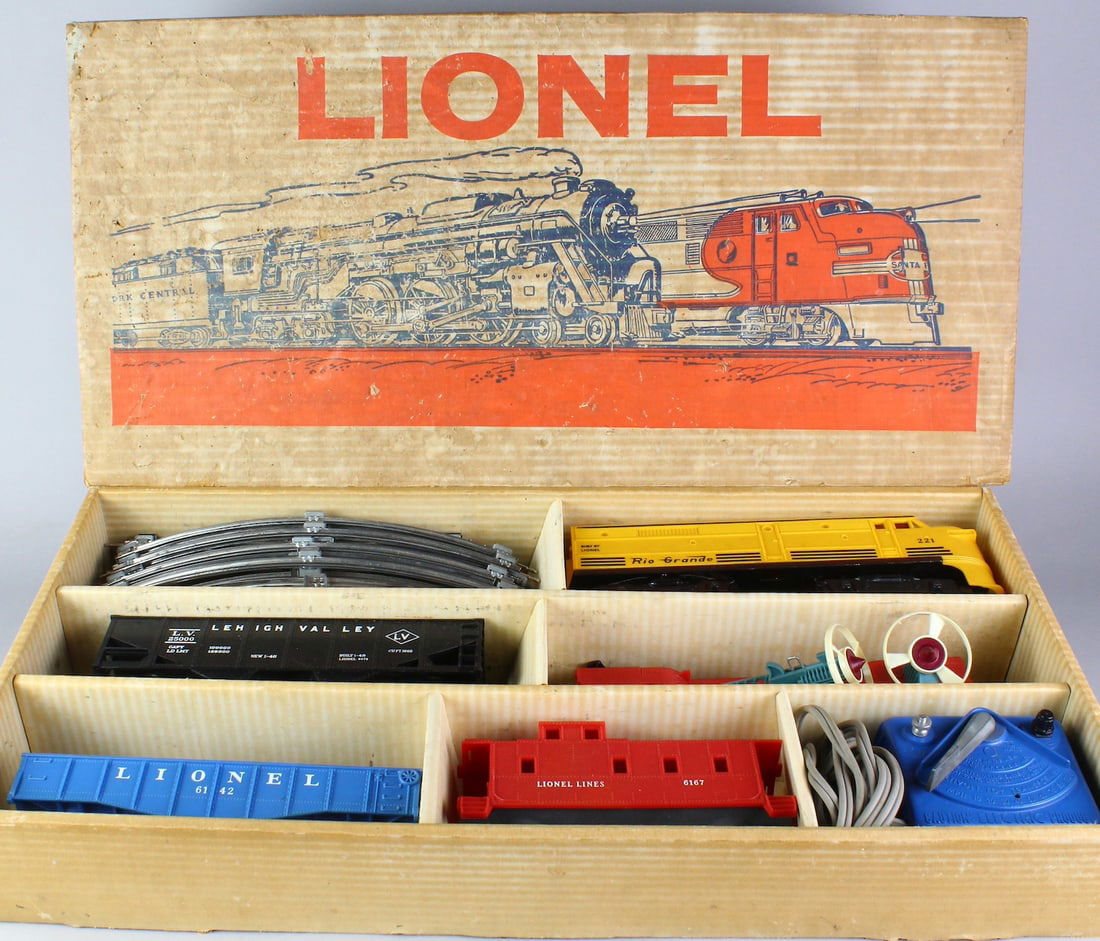 1950s Lionel Train Set In Box (1 of 6)