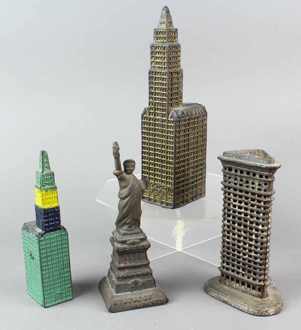 New York Sky Scraper & Statue of Liberty Banks (1 of 4)