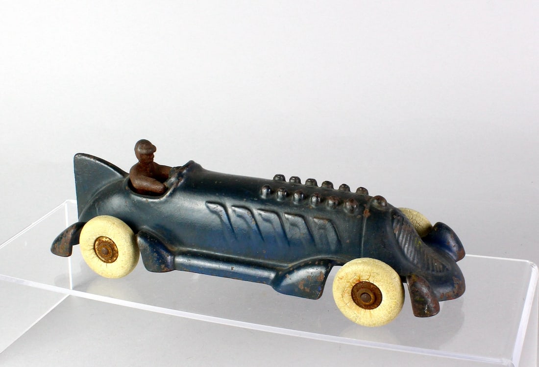 Hubley Cast Iron Race Car Long 12 Cyl: Hubley Cast Iron Race Car Long 12 Cylinder Racer. Original paint 9 1/2 inches long.