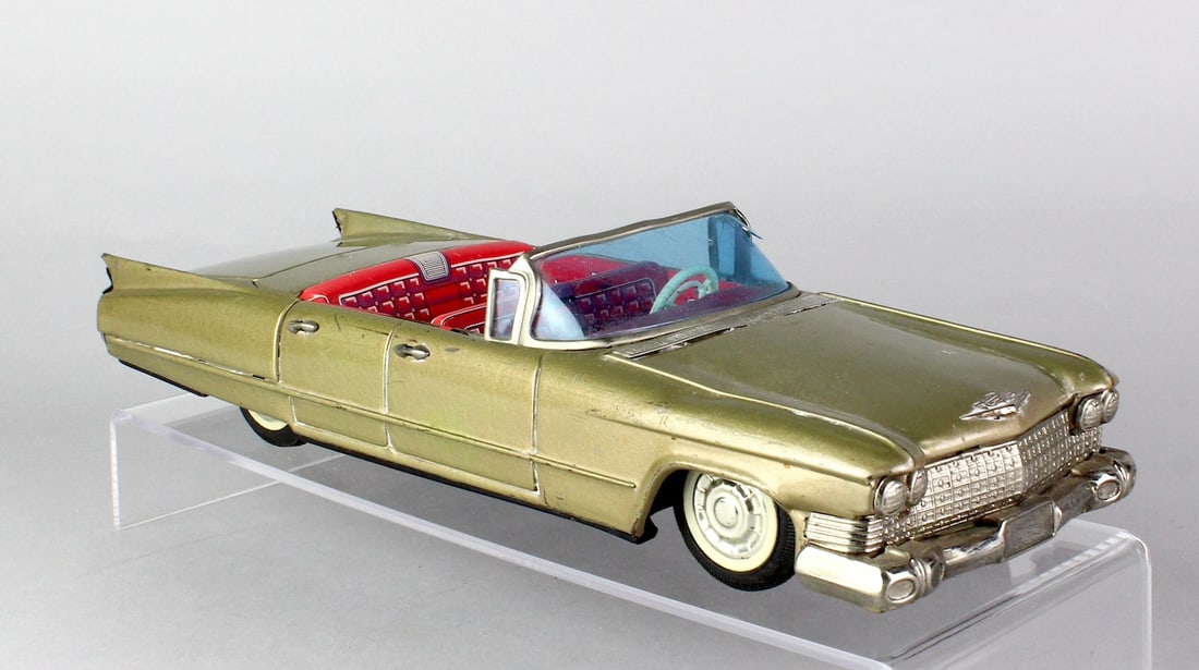 1960s Bandai Japan Tin Golden Cadillac: 1960s Bandai Japan Tin Golden Cadillac. Original 11 inches.