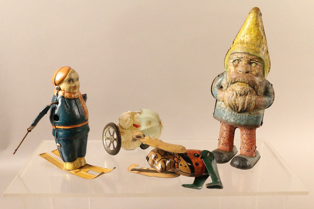 German Wind Up Lot- Skiing Girl, Celluloid Dog & Cat Tin (1 of 3)