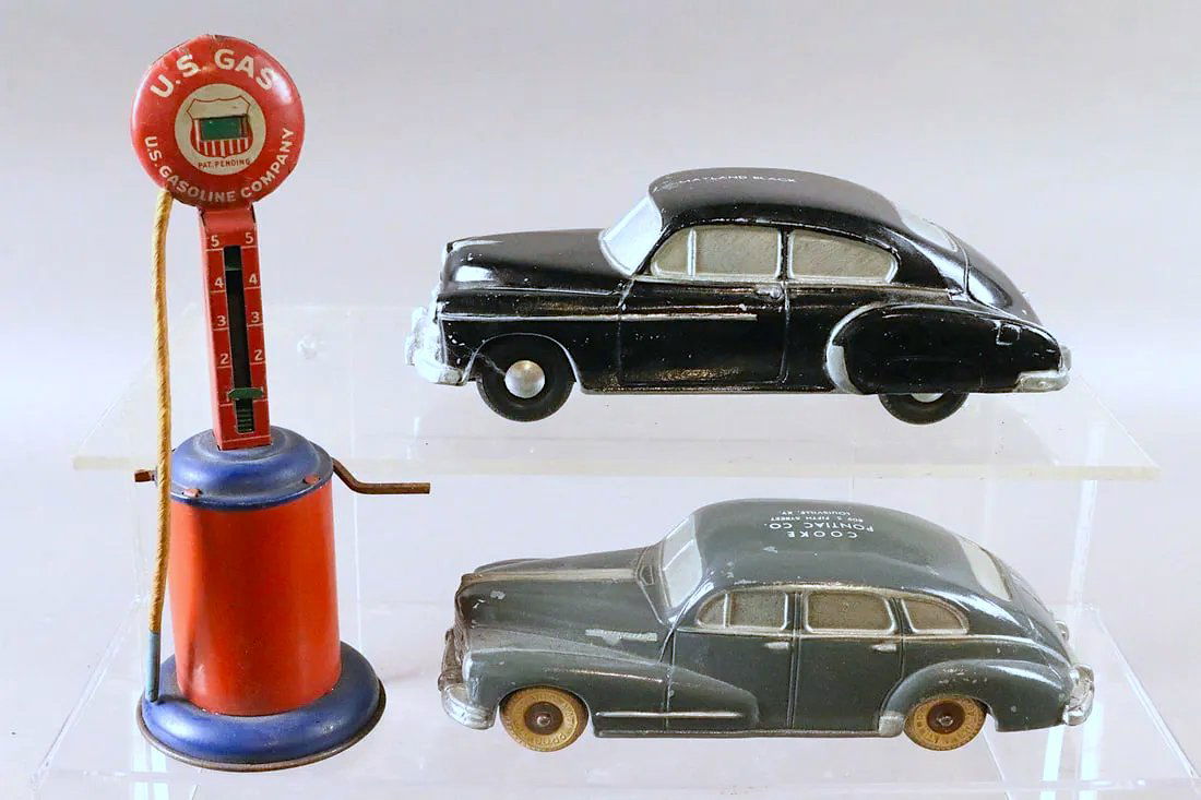 National Products Pontiac Promo & Banthrico Coupe & Gas Pump (1 of 3)