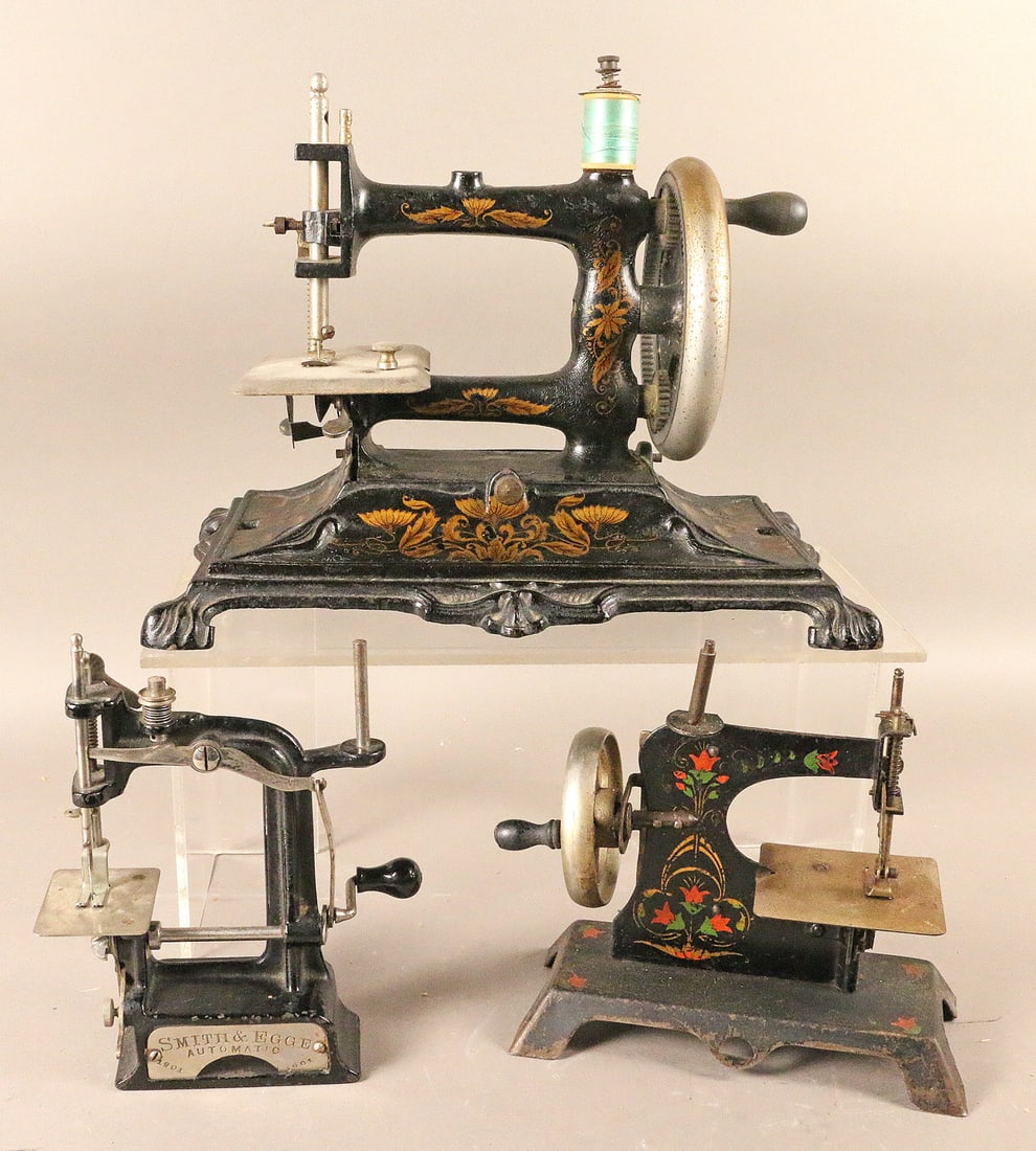 Toy Sewing Machine Lot 1900s Cast Iron (1 of 2)