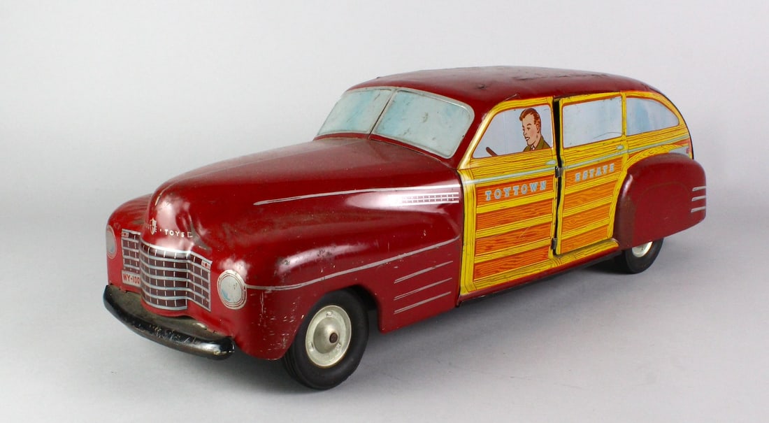 Wyandotte Toytown Estate Large Pressed Steel Woodie (1 of 5)