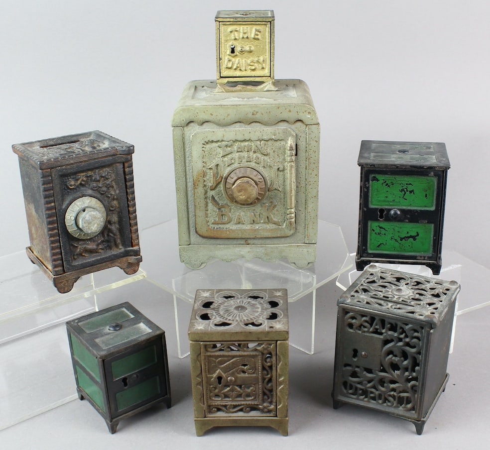 Cast Iron Still Banks Kenton, Williams (1 of 3)