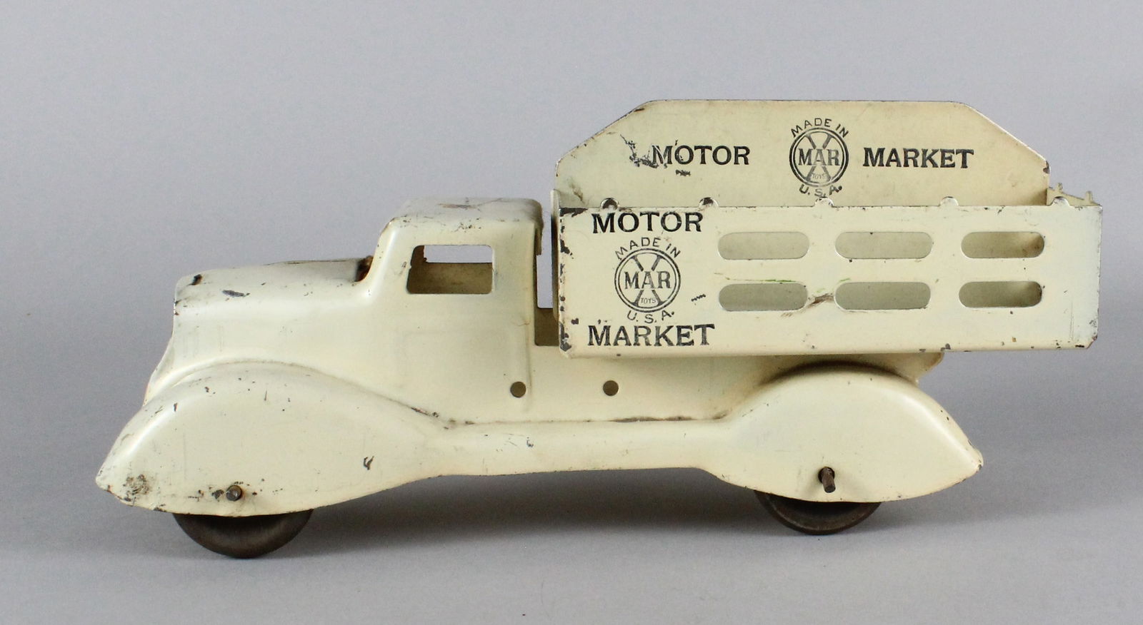 Marx Motor Market Supermarket Delivery Truck: Marx Motor Market Supermarket Delivery Truck. Excellent paint, needs grille. 12 inches long