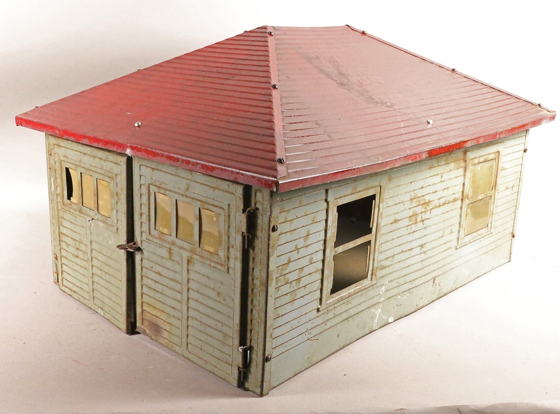 Turner Pressed Steel Garage: Turner Pressed Steel Garage, 22 inches