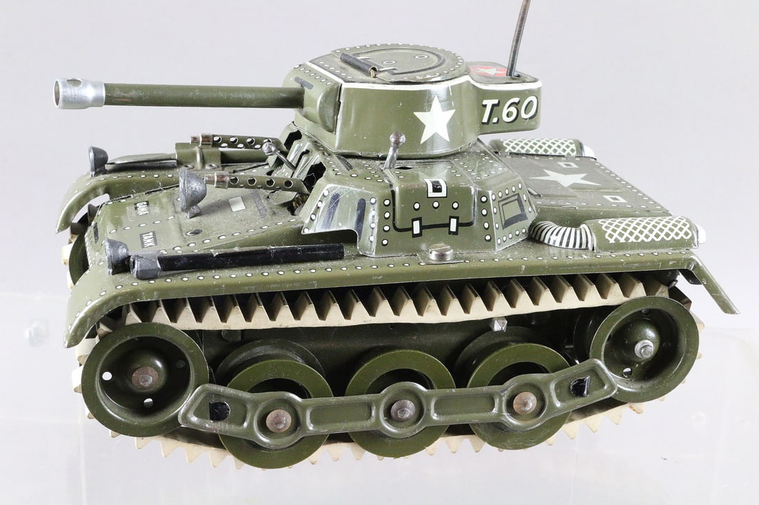 Gama Clockwork Tank (1 of 4)