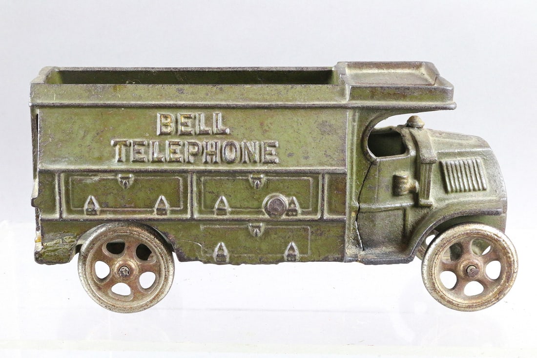 Hubley Large Cast Iron Bell Telephone Truck (1 of 3)