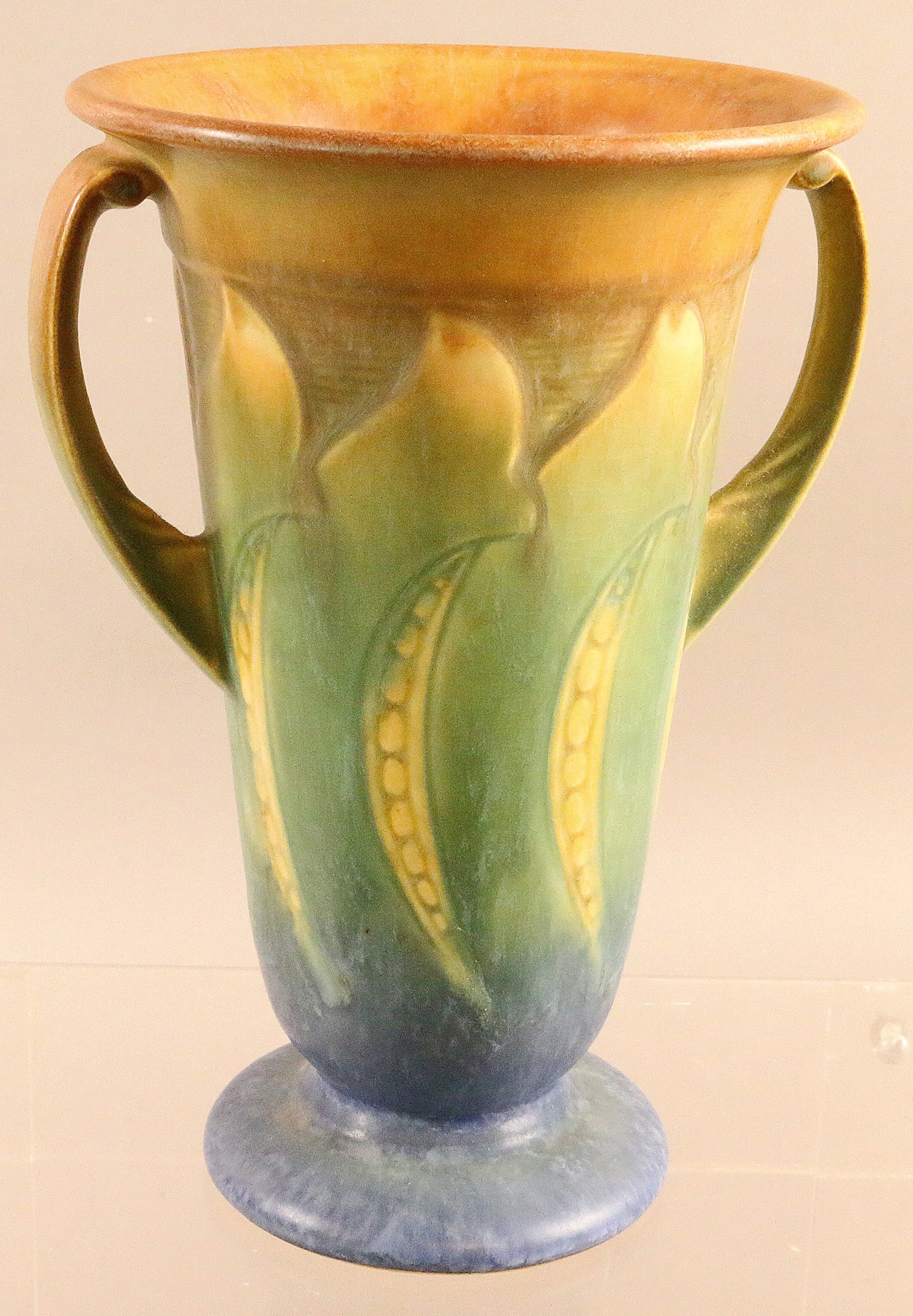 Roseville Falline Pea Pod Vase (1 of 3)