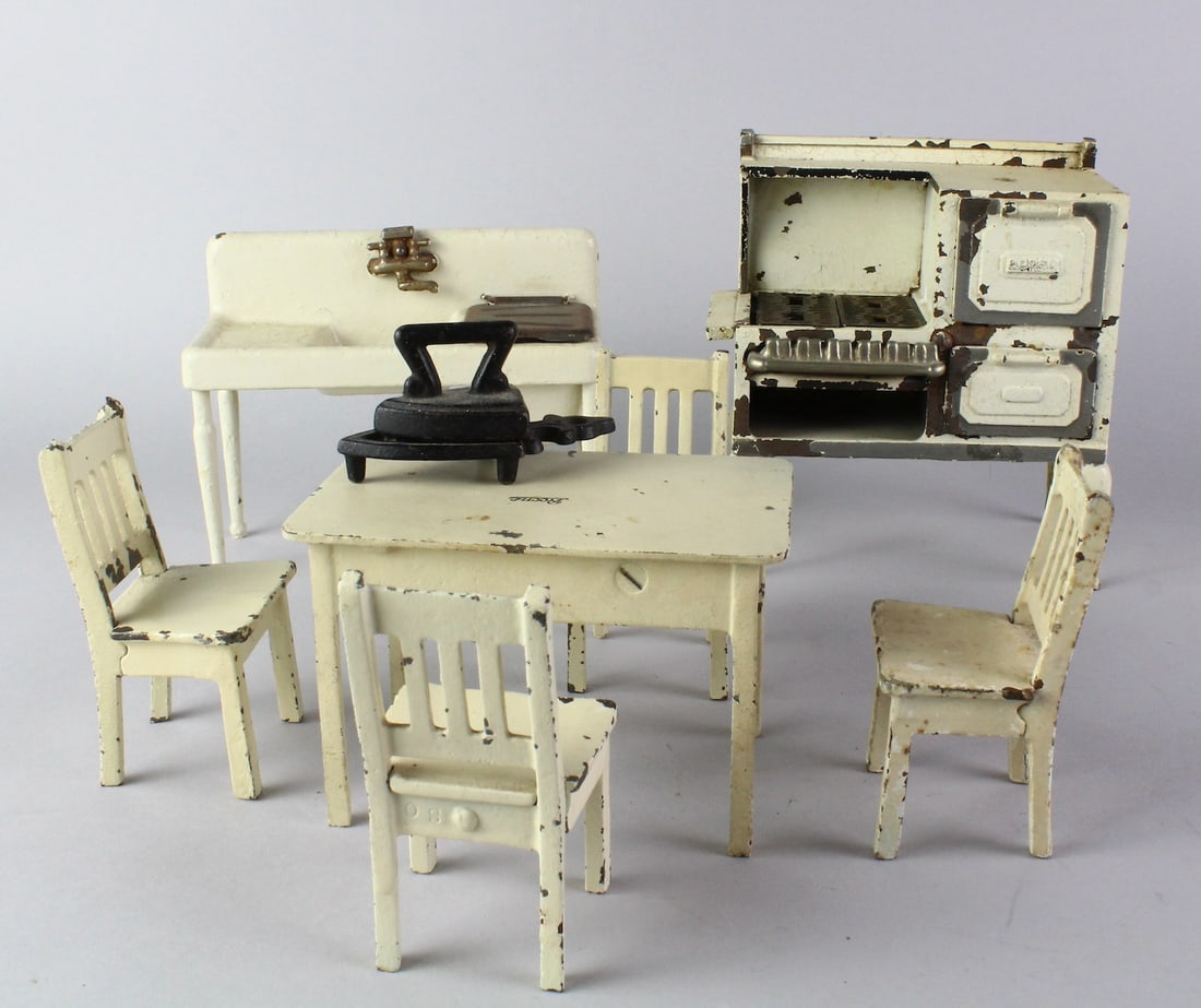 Arcade Cast Iron Kitchen Set (1 of 4)
