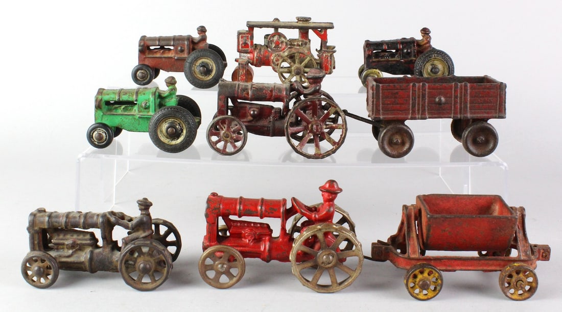 7 Arcade Tractors and 2 Wagons (1 of 3)