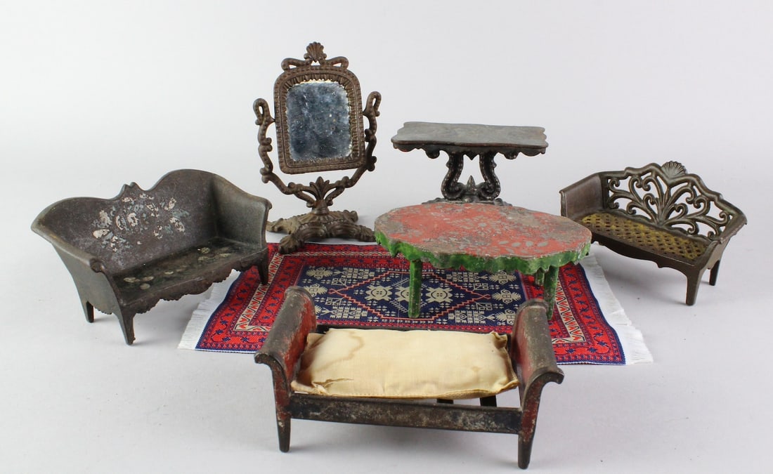 Stevens 19th Century Cast Iron Parlor Room (1 of 4)