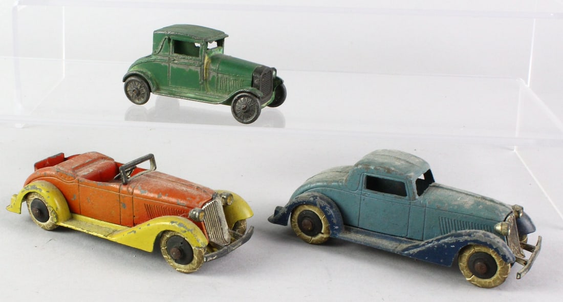 1930s Tootsietoy Grahams & Coupe: 2 Tootsietoy Grahams & Coupe. 1930s originals.