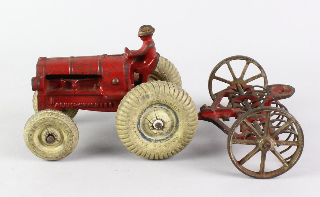 Arcade Allis Chalmers Tractor & Hay Rake (1 of 4)