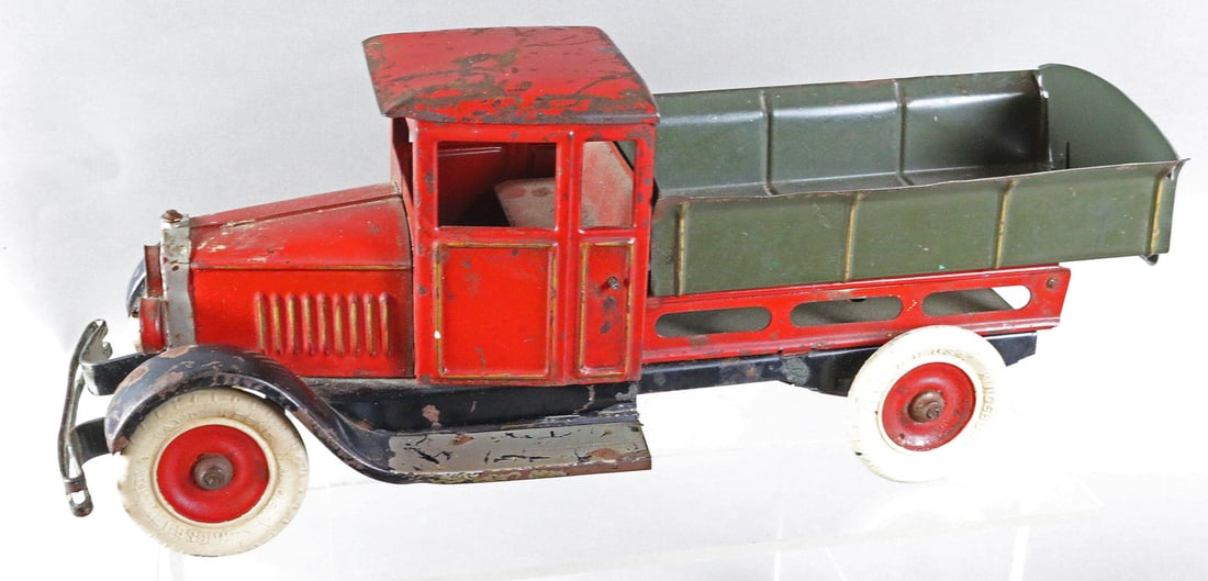 Kingsbury Dump Truck Pressed Steel: Kingsbury Dump Truck Pressed Steel 14 inches