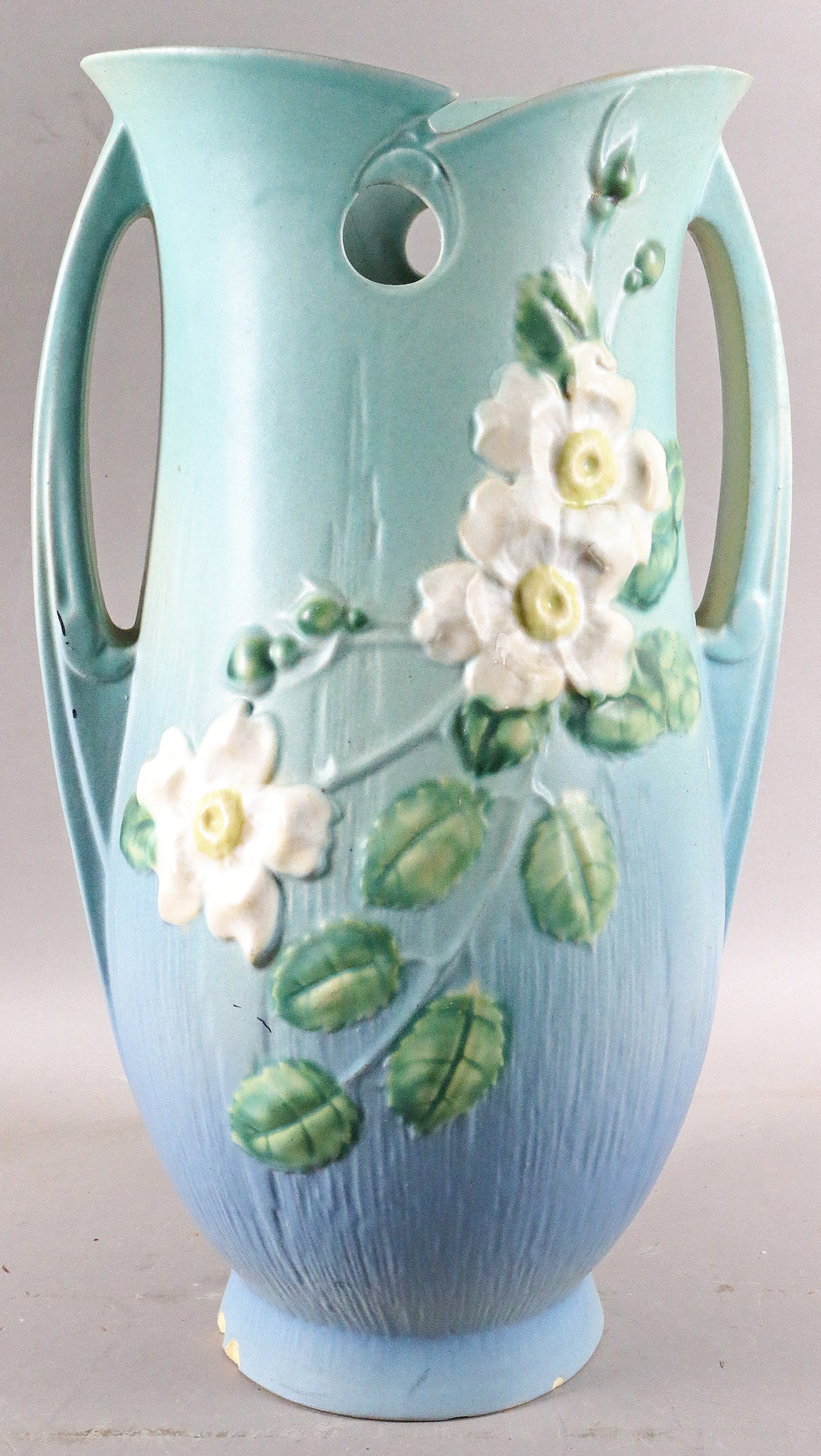 Roseville  992-15 Blue White Rose (1 of 3)