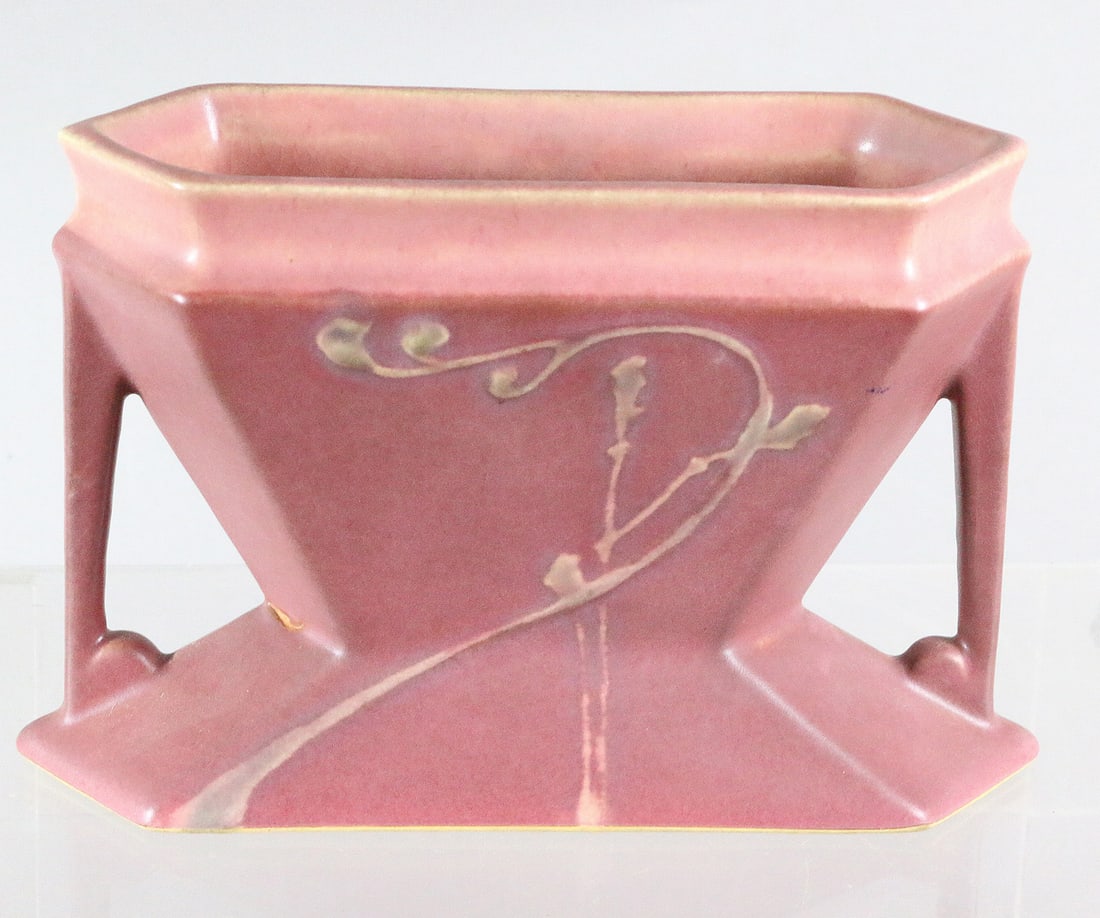 Roseville Futura Thistle Vase (1 of 3)