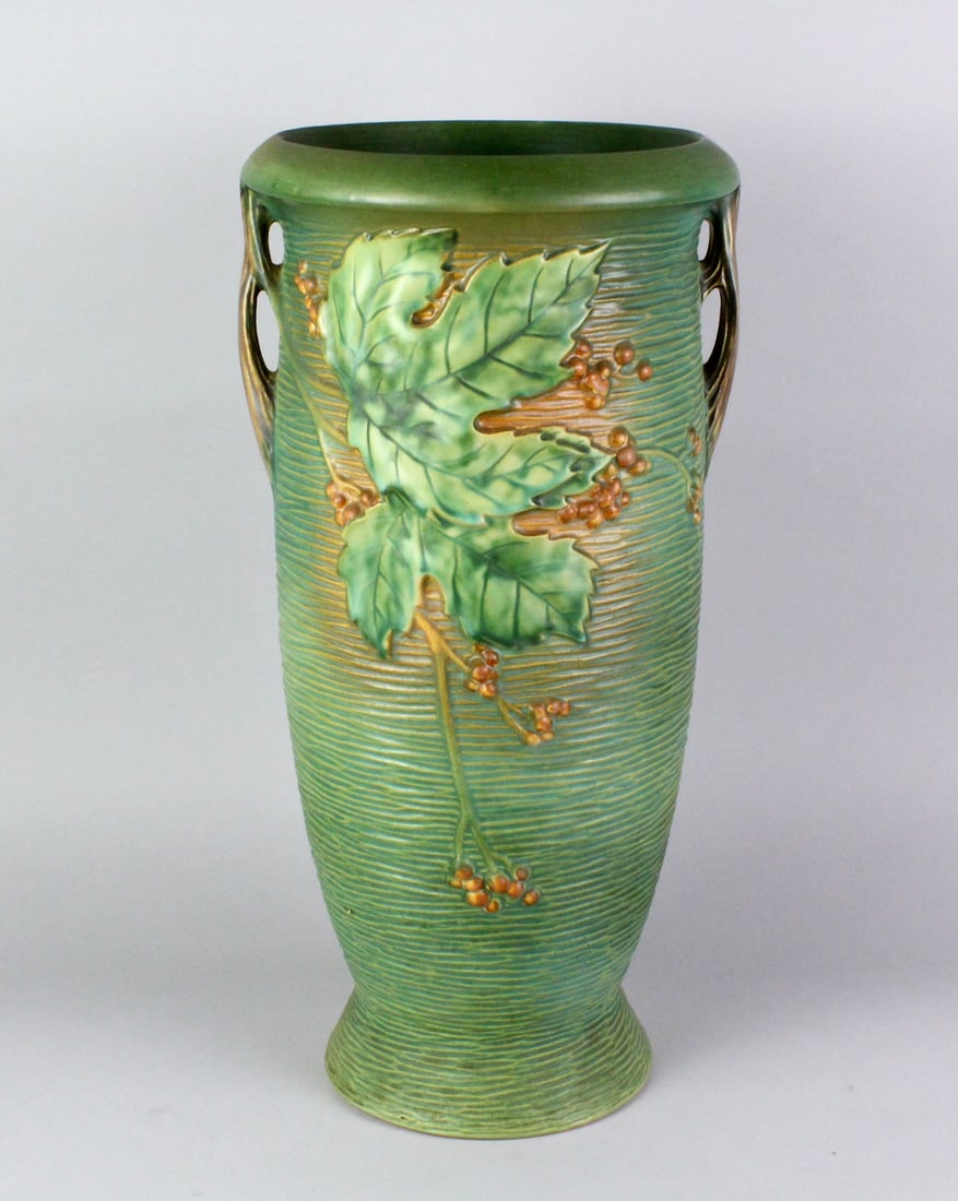 Roseville Bushberry Umbrella Stand, Shape 779-20 (1 of 4)