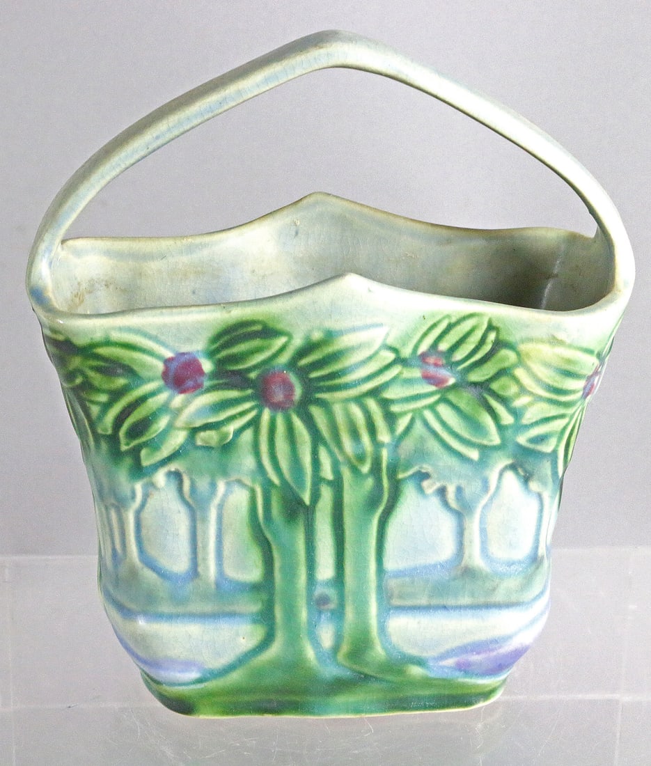 Roseville Vista Forest Art Nouveau Vase 1920: Roseville Vista Forest Art Nouveau Vase 1920 257-6 rare shape, base chips.