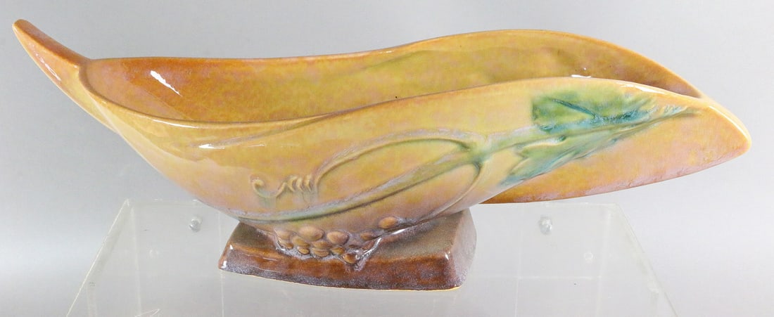 Roseville Wincraft Vase: Roseville Wincraft Vase 209-12