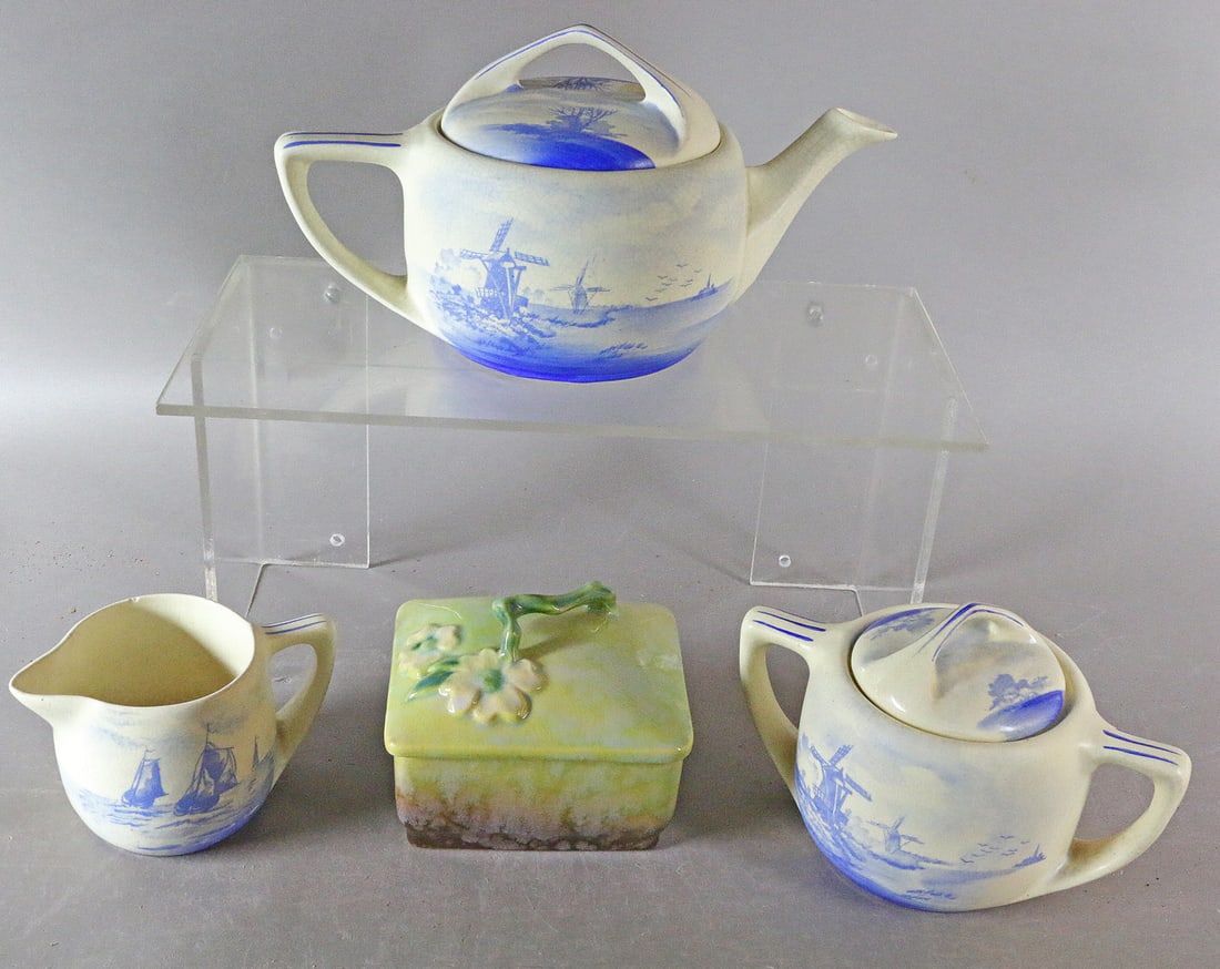 Roseville Landscape Teapot Cream & Sugar Set & Wincraft Box (1 of 2)