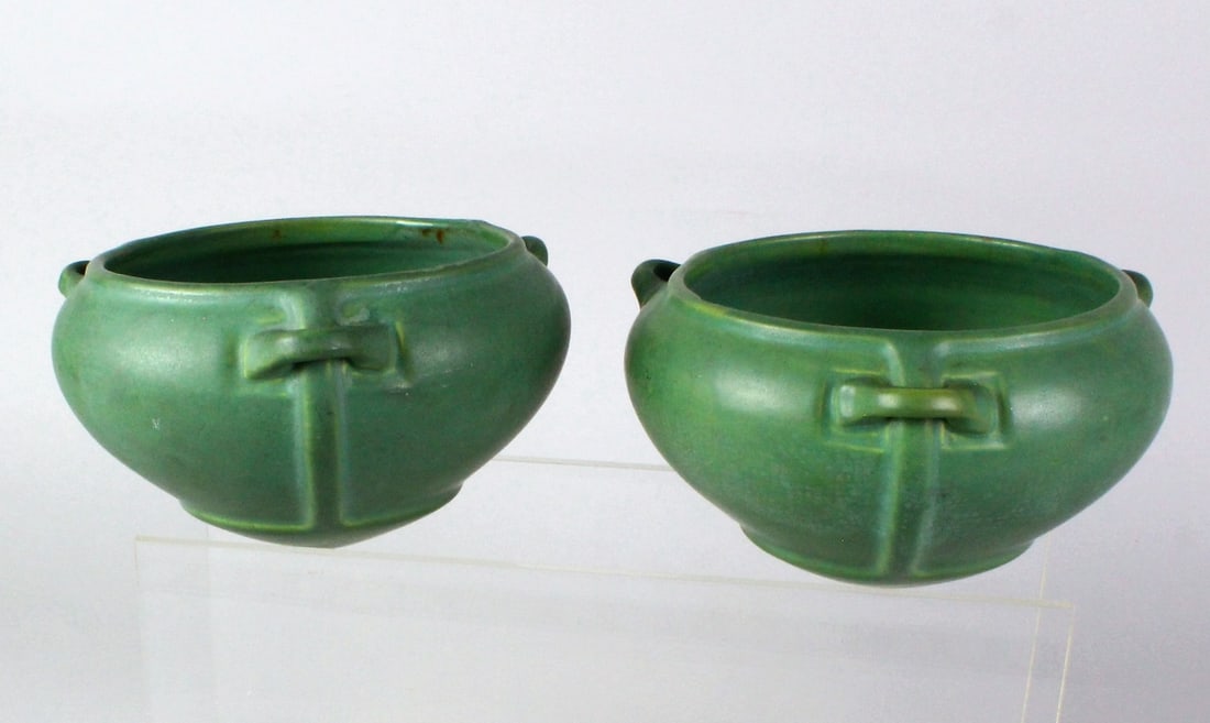 Roseville Art Pottery Matt Green Chloron/Egypto Pair (1 of 6)