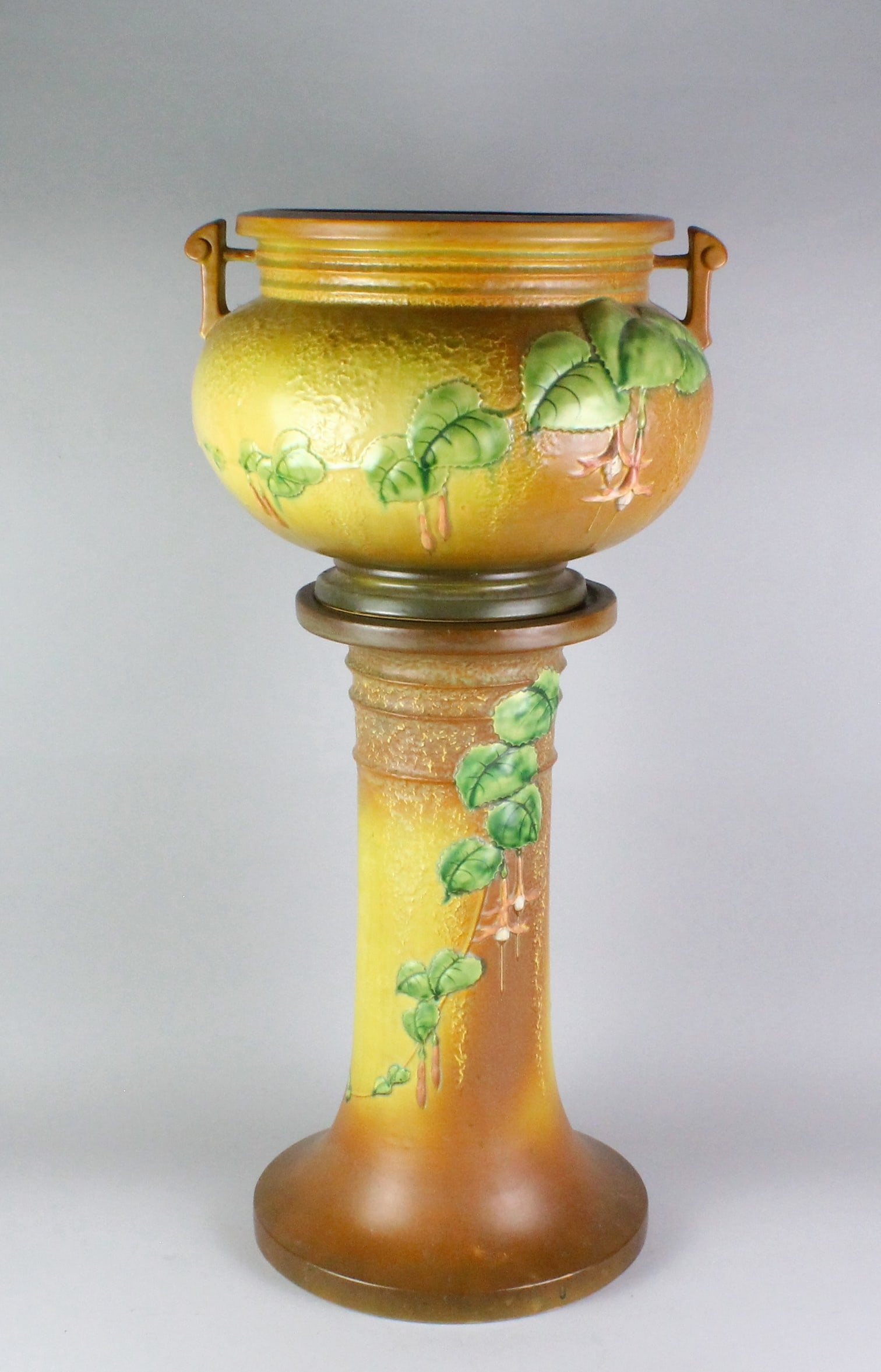 Roseville Art Pottery Fuschia Jardiniere & Pedestal: Roseville Art Pottery Fuschia Jardiniere & Pedestal. 31.5 inches tall. Nice clean crisp pattern.